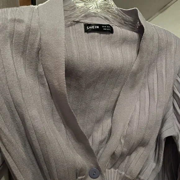 ๐๏ธ Button front lantern sleeve ribbed knit cardigan - Picture 3 of 10